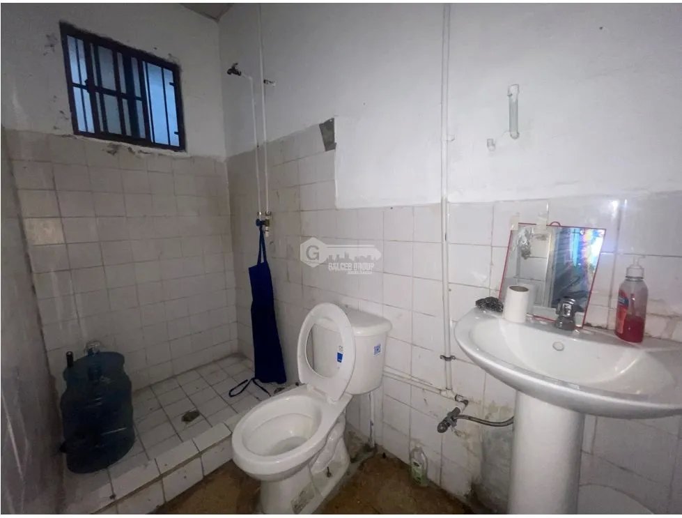 LOCAL COMERCIAL / EL CRISOL / 66M / 1 BAÑO / 2 DIVISIONES / AMPLIO