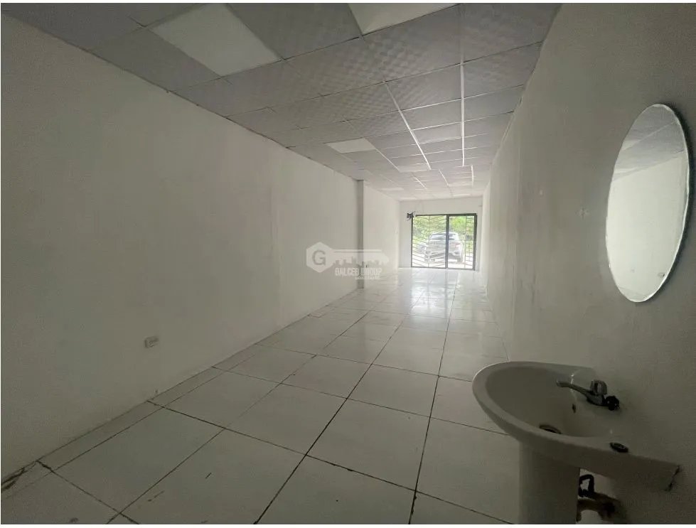 LOCAL COMERCIAL / EL CRISOL / 66M / 1 BAÑO / 2 DIVISIONES / AMPLIO