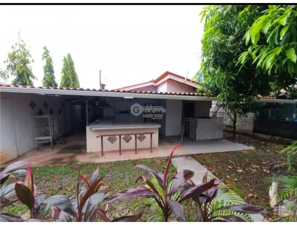 SE VENDE CASA EN CHITRE MARIMAR  352 M2 CON GASEVO