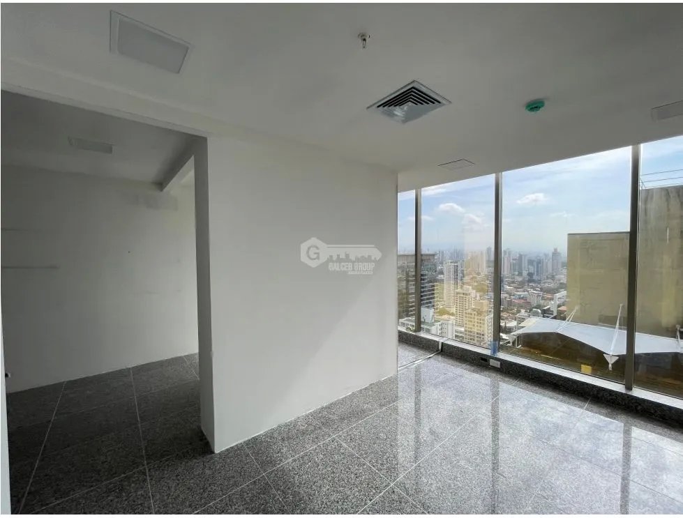 OBARRIO / LOCAL COMERCIAL / 61M / 1 BAÑ0 / 3 DIVISIONES / AIRE CENTRAL