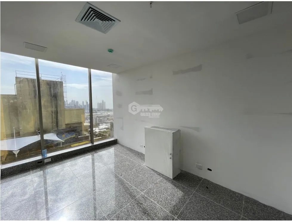 OBARRIO / LOCAL COMERCIAL / 61M / 1 BAÑ0 / 3 DIVISIONES / AIRE CENTRAL