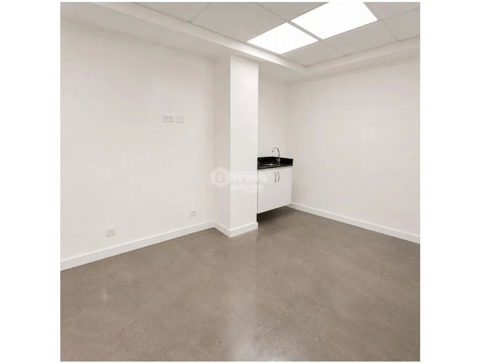 MARBELLA / LOCAL COMERCIAL / 94M / 1 BAÑ0 / COCINA / AIRE CENTRAL