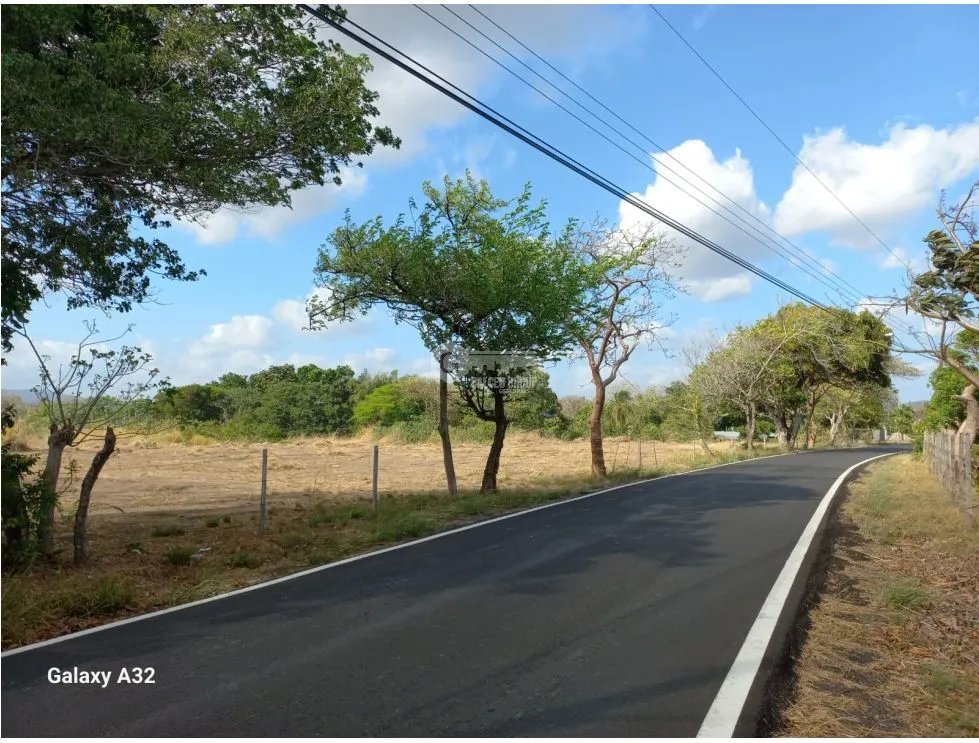 TERRENO / COCLE / PENONOME / 1000 M2 / CLIMAS FRESCOS / AMPLIO
