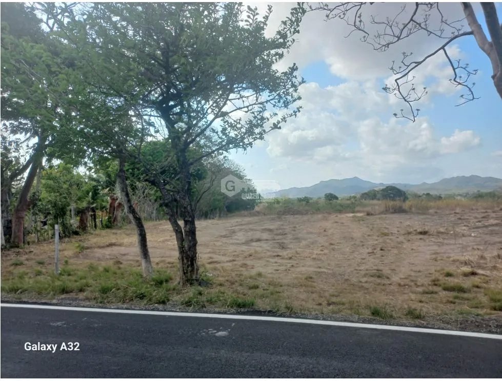 TERRENO / COCLE / PENONOME / 1000 M2 / CLIMAS FRESCOS / AMPLIO