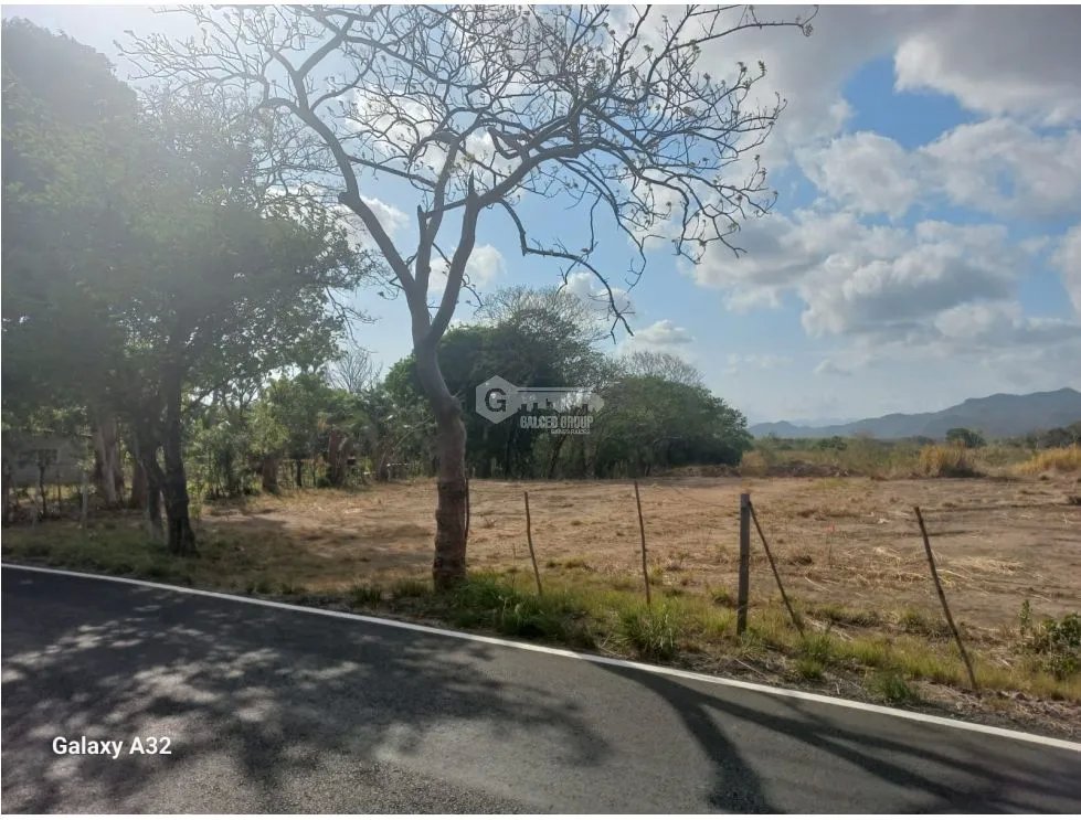 TERRENO / COCLE / PENONOME / 1000 M2 / CLIMAS FRESCOS / AMPLIO