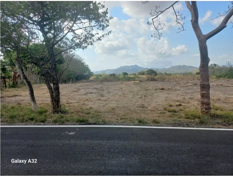 TERRENO / COCLE / PENONOME / 1000 M2 / CLIMAS FRESCOS / AMPLIO
