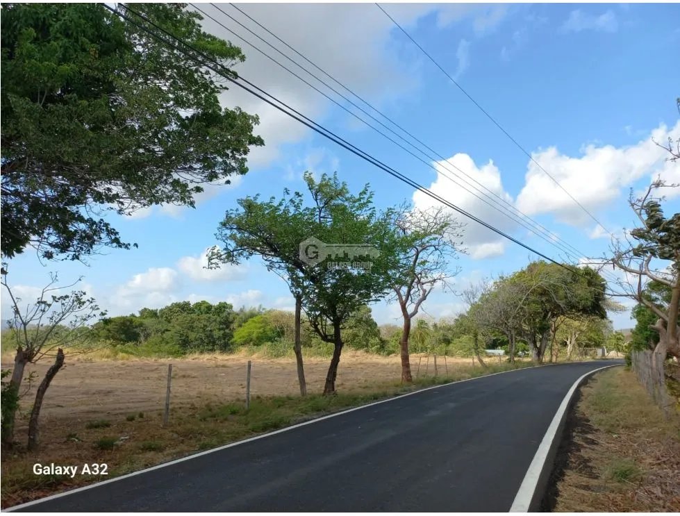 TERRENO / COCLE / PENONOME / 1000 M2 / CLIMAS FRESCOS / AMPLIO