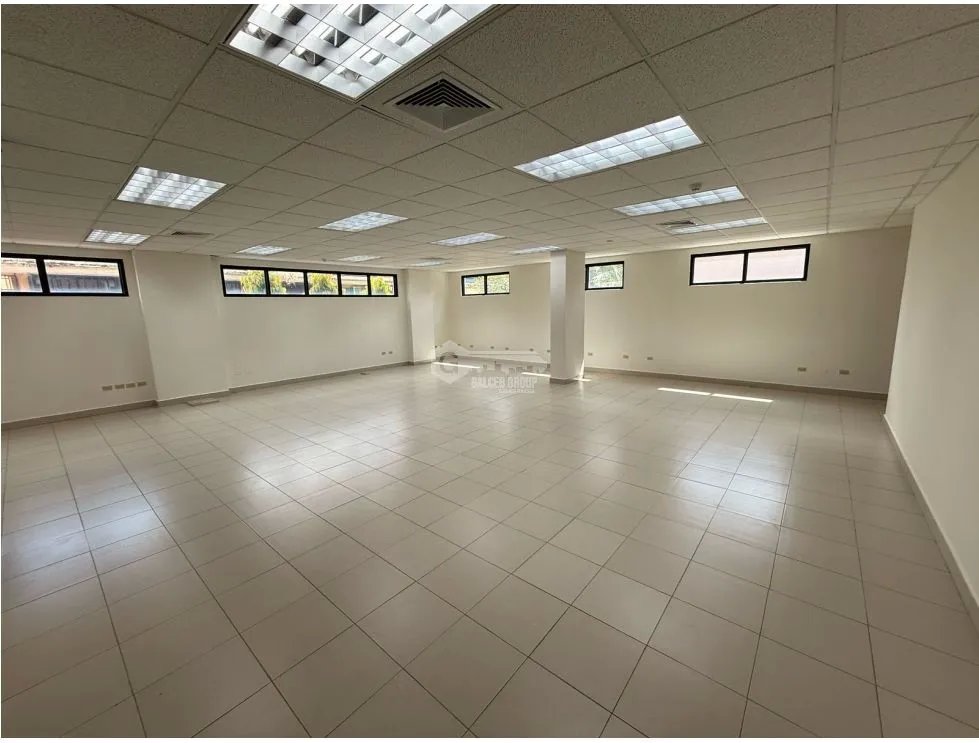 EL CARMEN / CASA COMERCIAL / 815M / 3 NIVEL / ESQUINA / RECEPCION