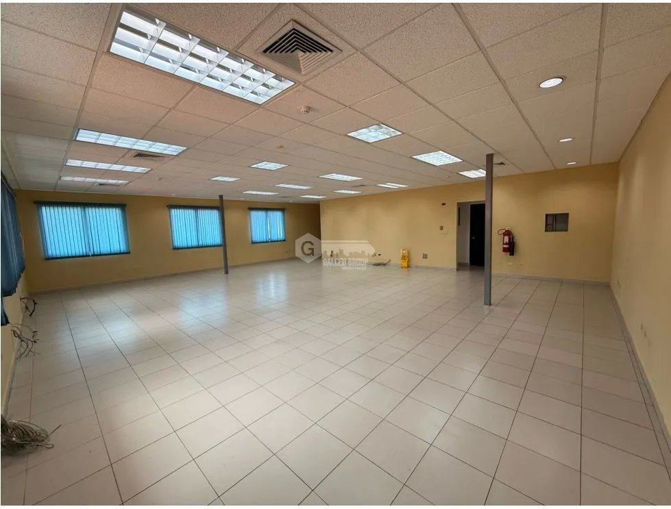 EL CARMEN / CASA COMERCIAL / 815M / 3 NIVEL / ESQUINA / RECEPCION