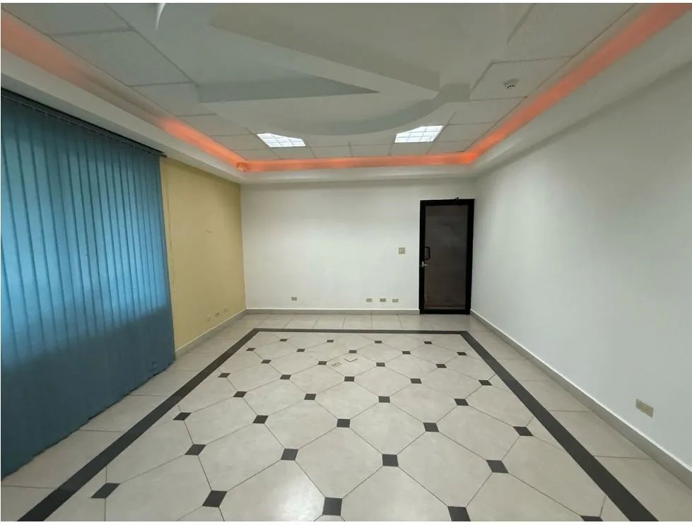 EL CARMEN / CASA COMERCIAL / 815M / 3 NIVEL / ESQUINA / RECEPCION