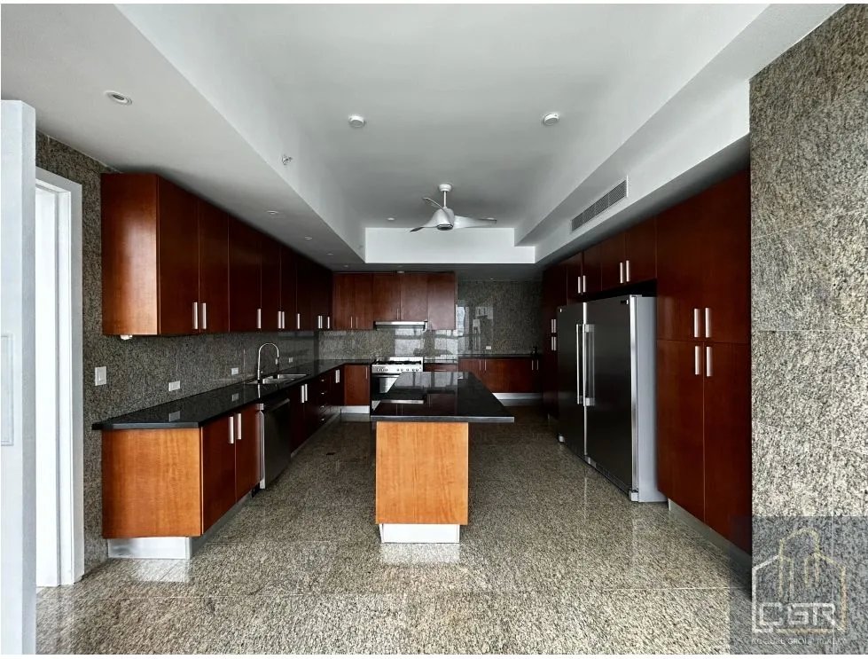 ALQUILER DE APARTAMENTO LINEA BLANCA EN PH THE POINT PUNTA PAITILLA