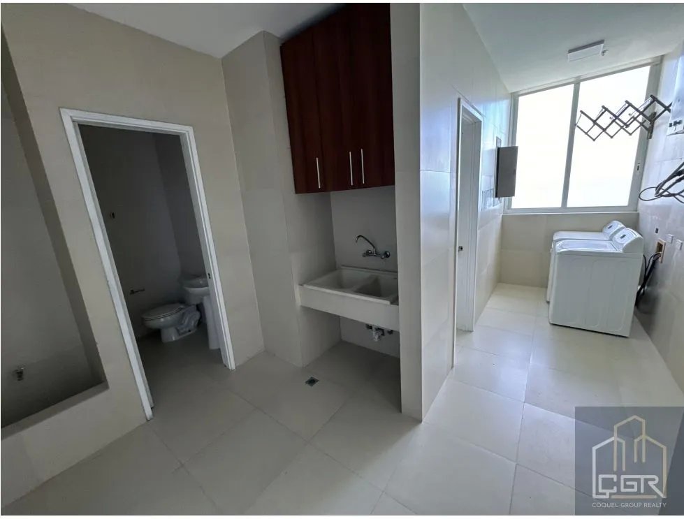 ALQUILER DE APARTAMENTO LINEA BLANCA EN PH THE POINT PUNTA PAITILLA