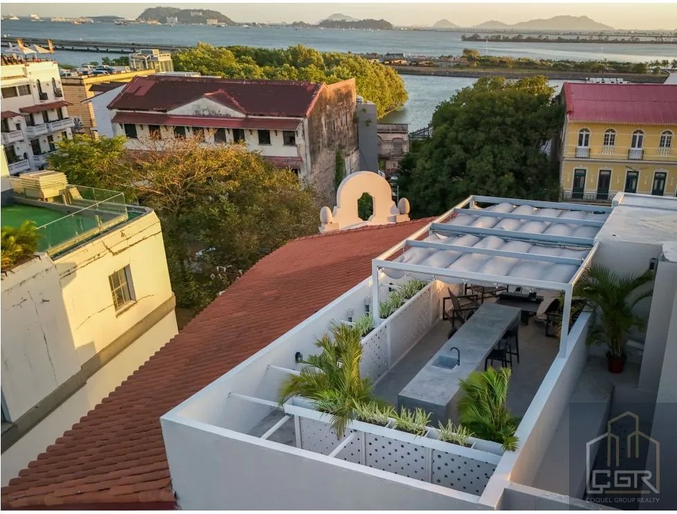VENTA DE APARTAMENTO AMOBLADO EN PH MANSIÓN BALUARTE CASCO ANTIGUO
