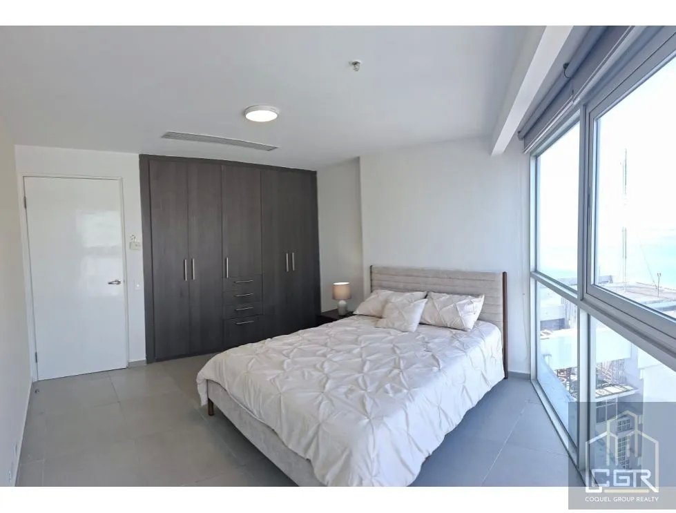 VENDO/ ALQUILO APARTAMENTO AMOBLADO PH YACHT CLUB.