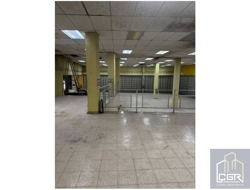 ALQUILER DE LOCAL COMERCIAL VACIO, EN LA CENTRAL