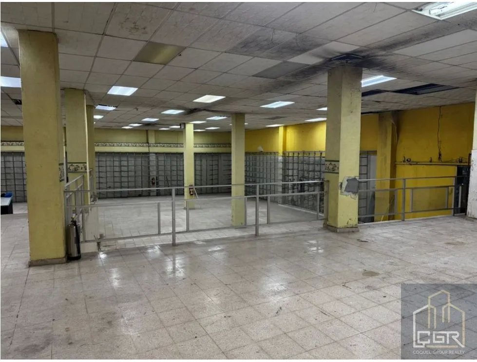 ALQUILER DE LOCAL COMERCIAL VACIO, EN LA CENTRAL