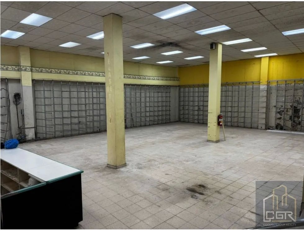 ALQUILER DE LOCAL COMERCIAL VACIO, EN LA CENTRAL