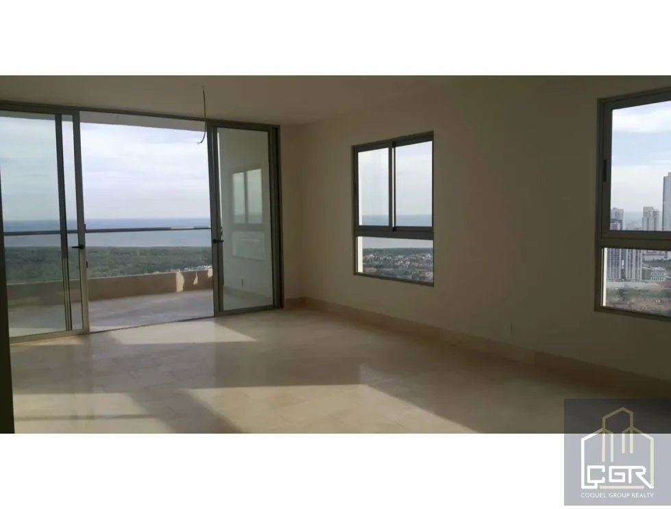 Venta de Apartamento con línea blanca en Santa María, Panamá