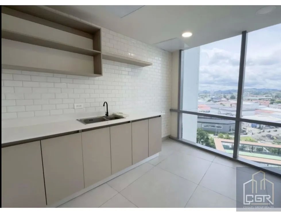 Office for sale in Costa del Este