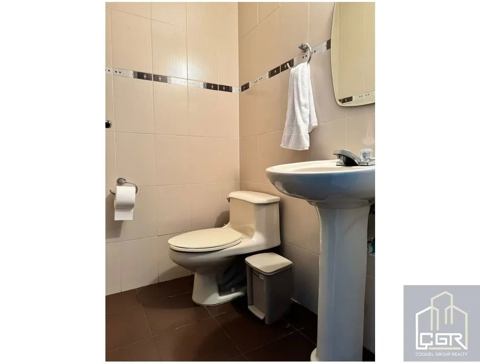 Venta de Apartamento Vacío en Ave. Balboa, Panamá