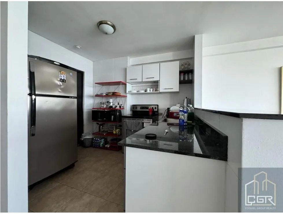 Venta de Apartamento Vacío en Ave. Balboa, Panamá