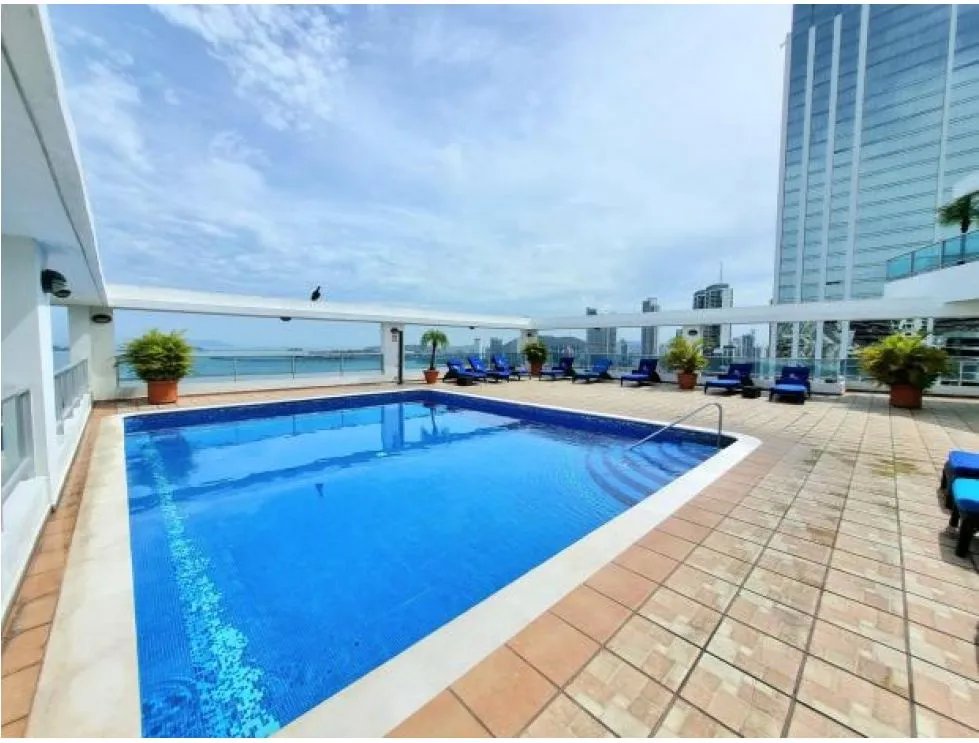 Venta de Apartamento Vacío en Ave. Balboa, Panamá