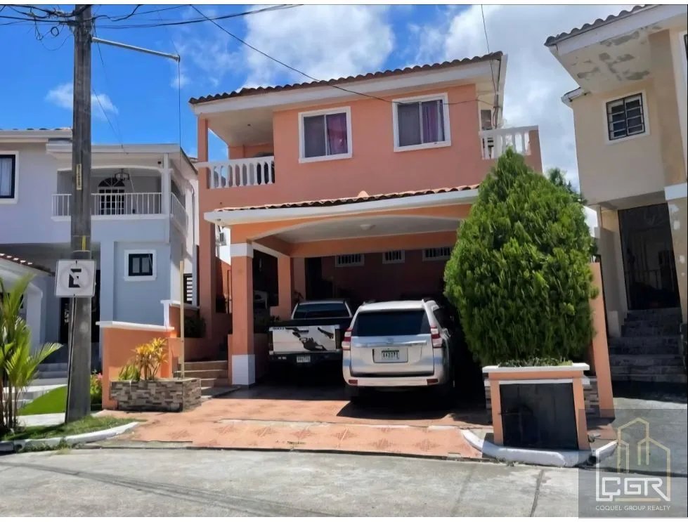 Venta de Casa vacía en Altos de Panamá en Ancón