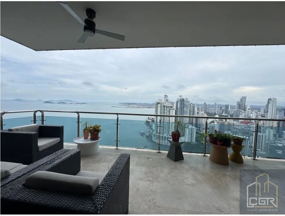 Venta o Alquiler de Apartamento Amoblado en Punta Pacífica, Panamá