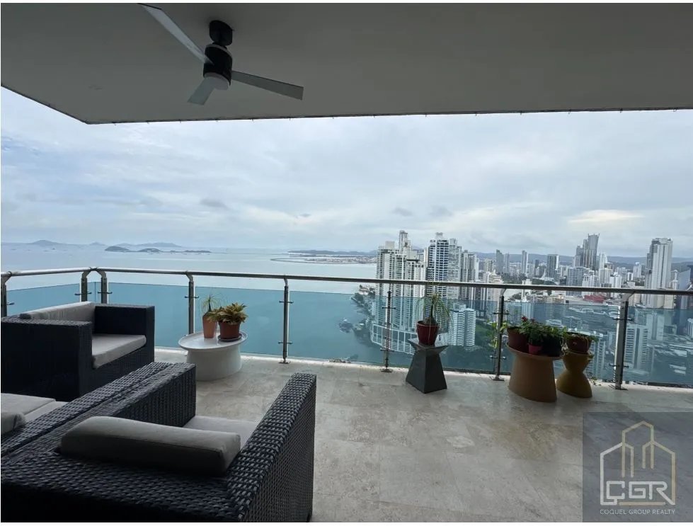 Venta o Alquiler de Apartamento Amoblado en Punta Pacífica, Panamá