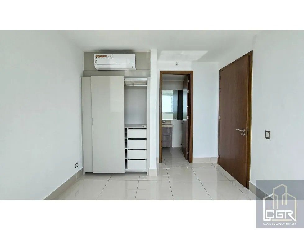 Venta de apartamento Linea Blanca,Ph.Bali. Costa del Este