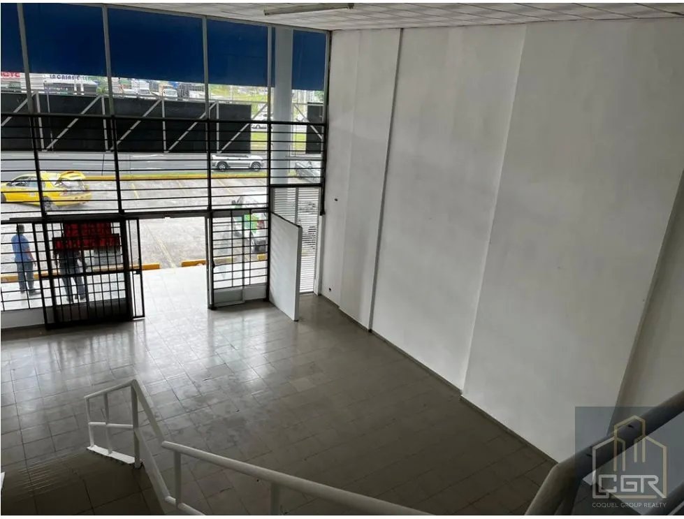 Alquiler de local comercial en Plaza Mystic Hills, El Crisol