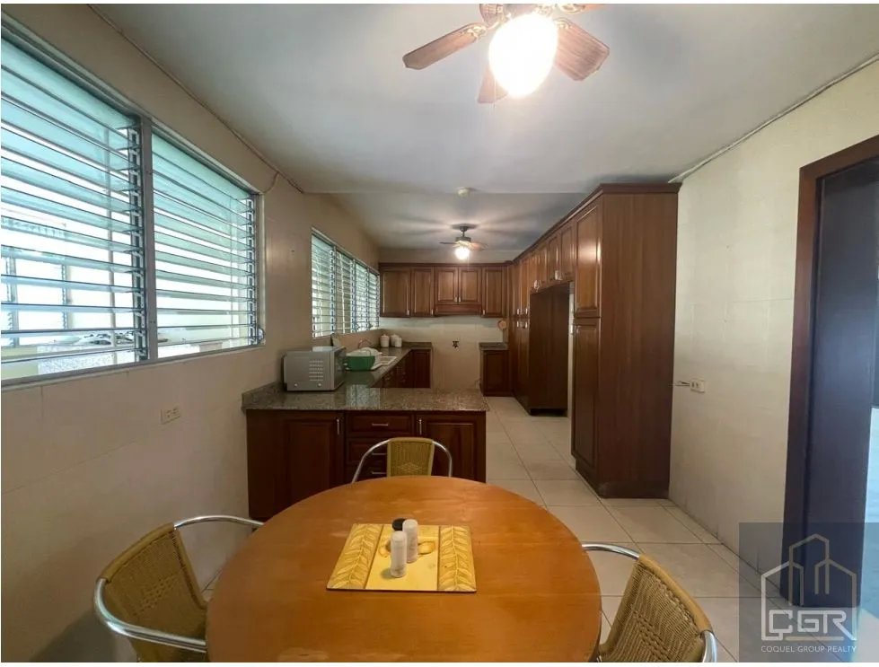 Venta de Casa de esquina de 1.784.50 M de Terreno en Obarrio, Panamá