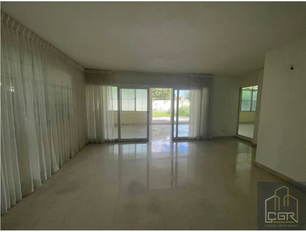 Venta de Casa de esquina de 1.784.50 M de Terreno en Obarrio, Panamá