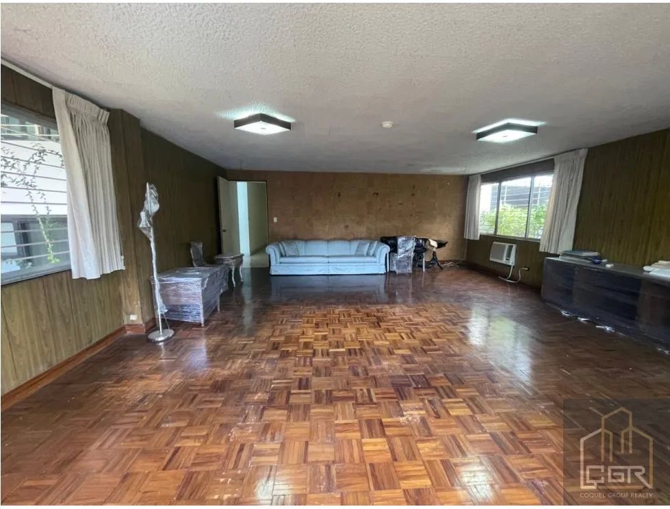 Venta de Casa de esquina de 1.784.50 M de Terreno en Obarrio, Panamá