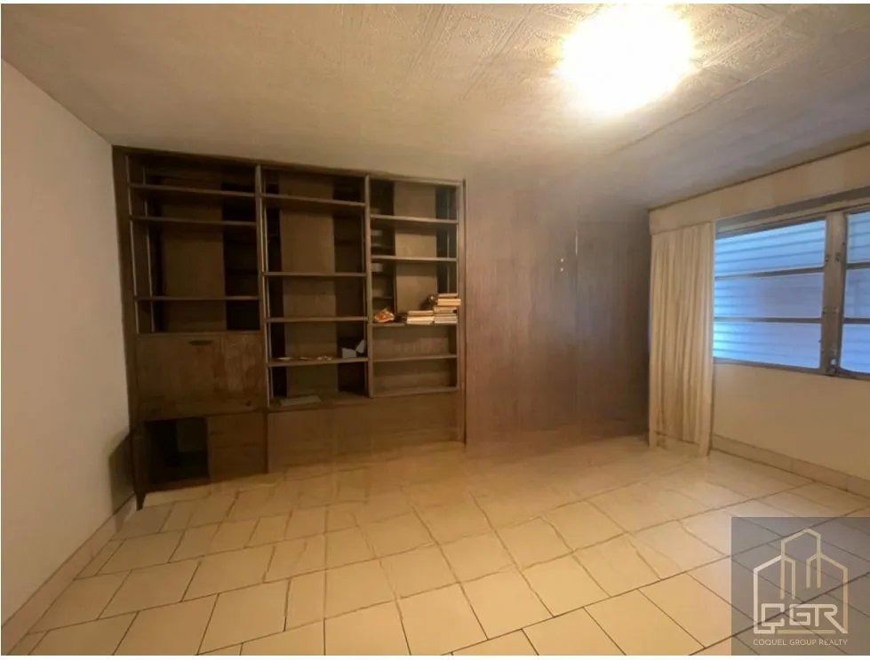 Venta de Casa de esquina de 1.784.50 M de Terreno en Obarrio, Panamá