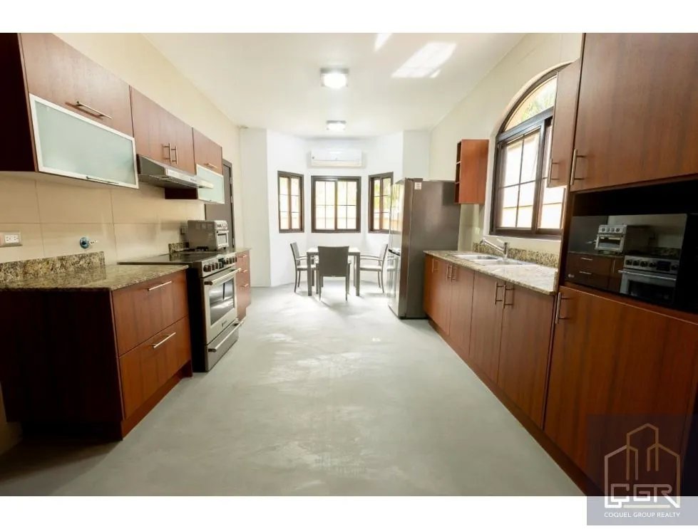Venta de casa amoblada en Residencial el Doral, Costa Sur, Panamá
