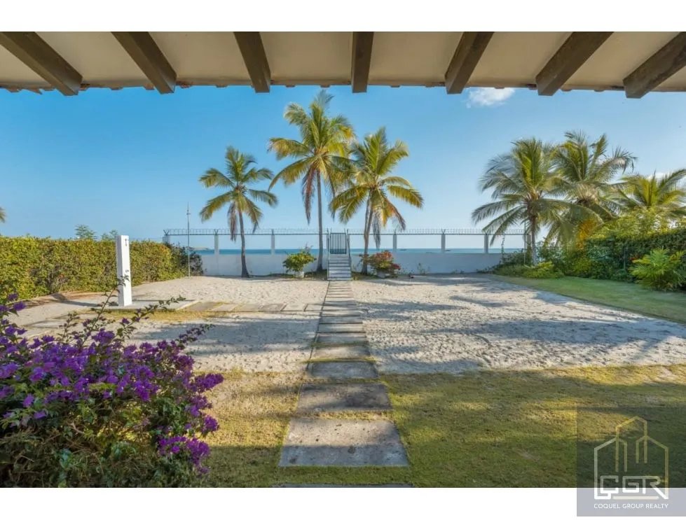 Venta de Casa de Playa en Playa Blanca - Farallón - Panamá