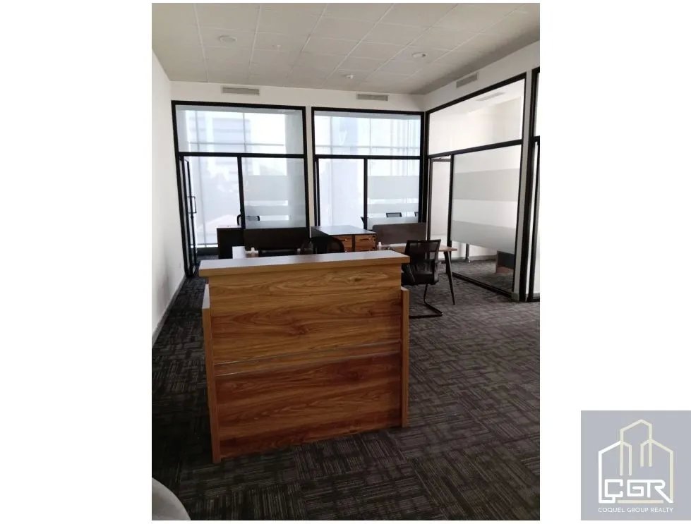 Alquiler de oficina remodelada en Habitats plaza, calle 51, Panamá