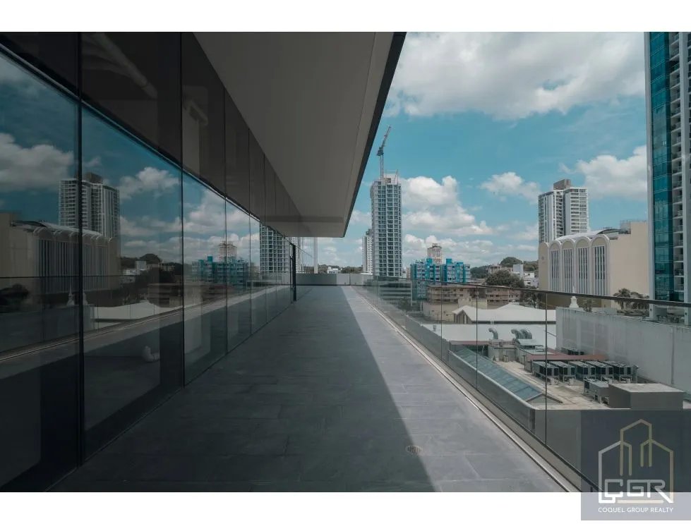 Alquiler de local comercial para restaurante en edificio Armani