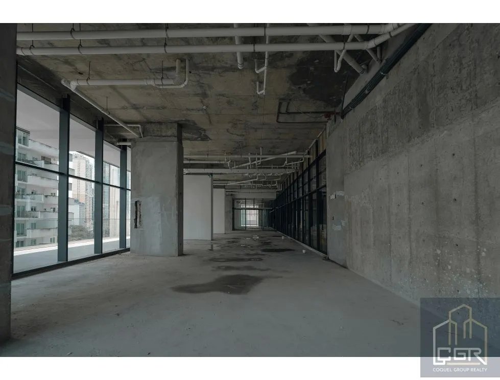 Alquiler de local comercial para restaurante en edificio Armani