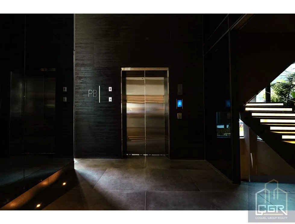 Venta de oficina en Edificio Armani, Bella Vista, Panamá