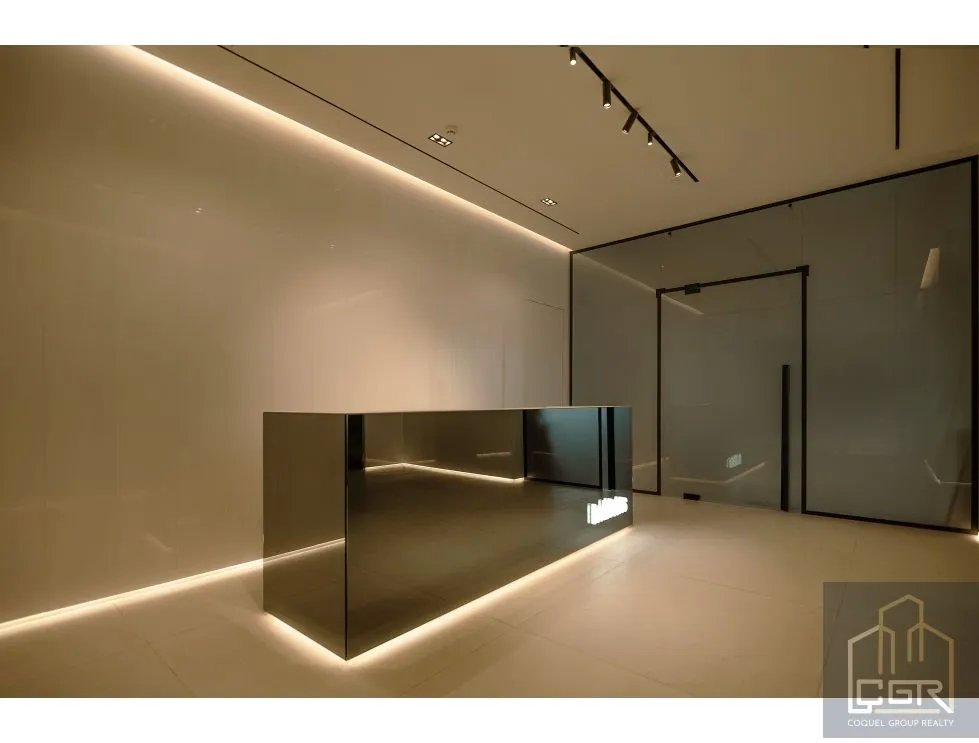 Venta de oficina en Edificio Armani, Bella Vista, Panamá