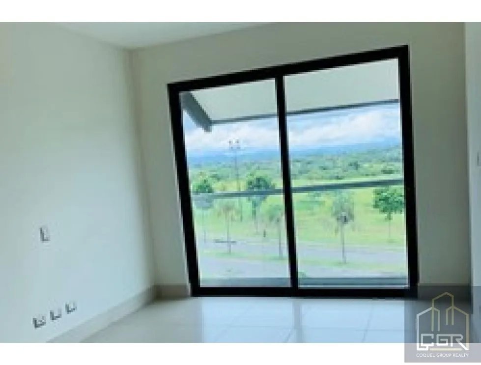 Venta de apartamento vacío en PH Altamar, Casamar, San Carlos