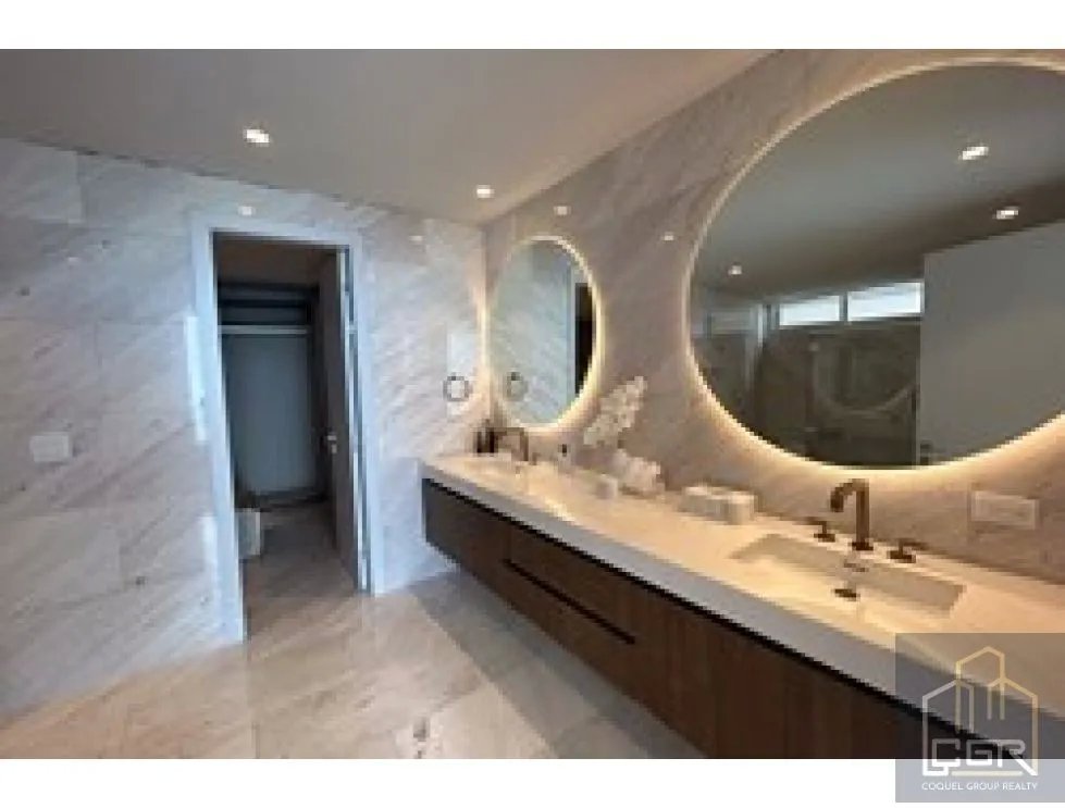 Venta de apartamento amoblado en PH The Towers, San Francisco