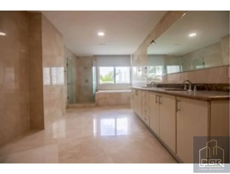 Alquiler de apartamento vacío en PH Miradores, Punta Pacifica