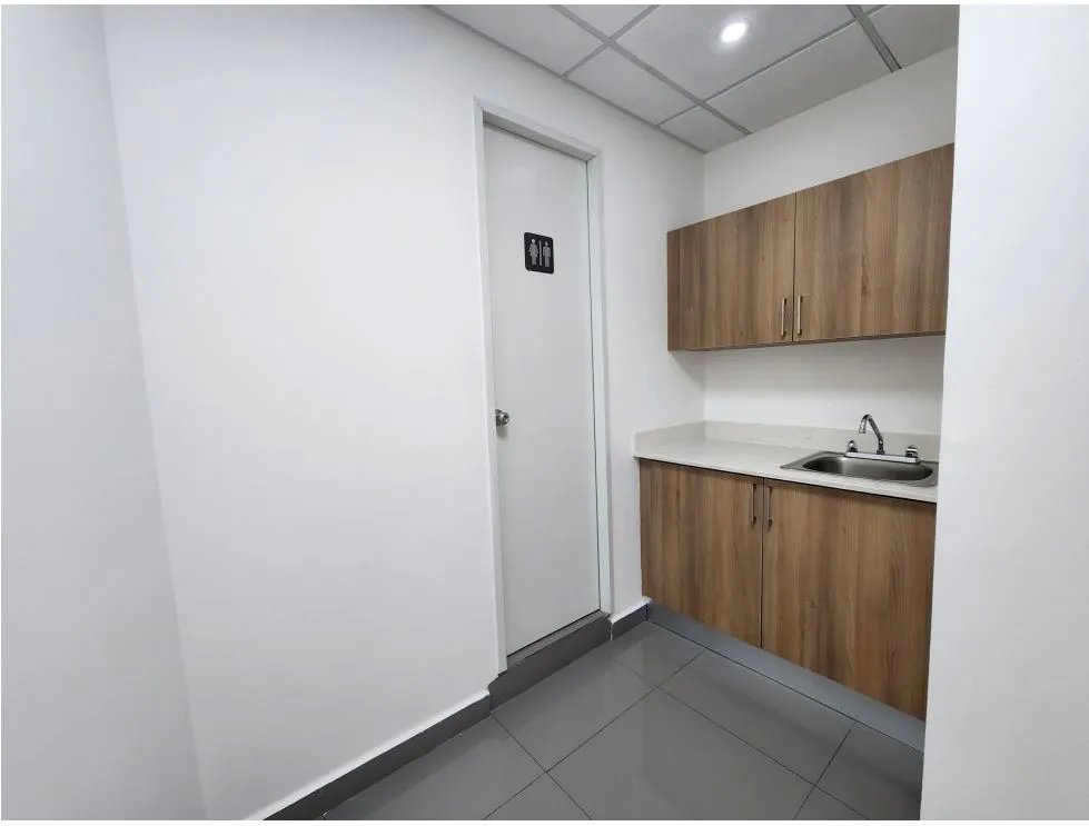 Alquiler de Oficina vacía en PH Torre Aseguradora Ancón