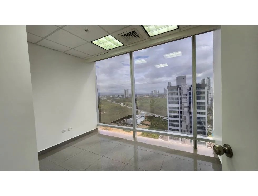 Alquiler de oficina vacía en PH Torre Aseguradora Ancón