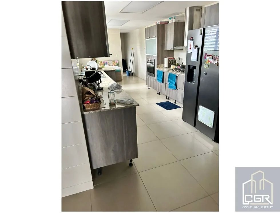 Venta de apartamento remodelado, Obarrio, Bella vista, Panamá