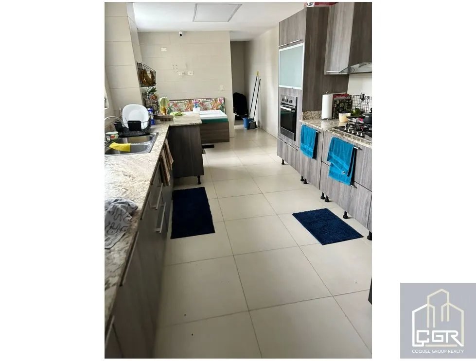 Venta de apartamento remodelado, Obarrio, Bella vista, Panamá