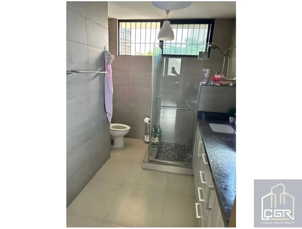 Venta de apartamento remodelado, Obarrio, Bella vista, Panamá